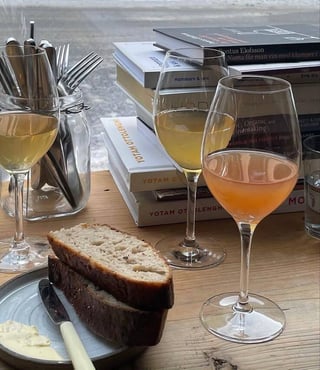 Where to drink cheap and look hot in NYC (best happy hour deals).
