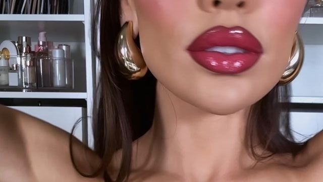 Lip gloss 